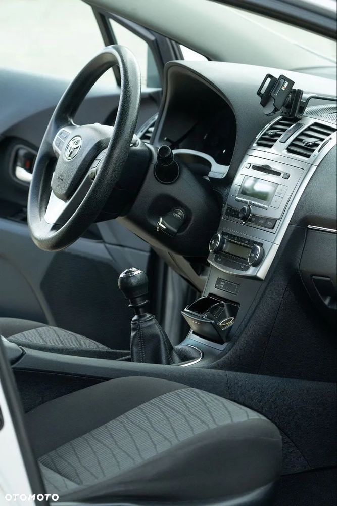 Toyota Avensis 1.8 Luna - 7