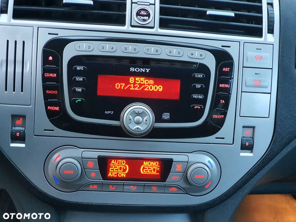 Ford Kuga 2.0 TDCi 4x4 Titanium - 23
