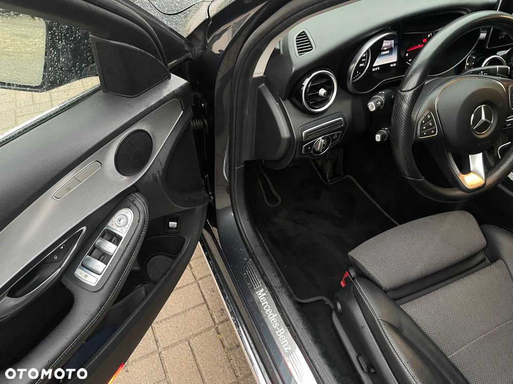 Mercedes-Benz Klasa C 200 4Matic 7G-TRONIC - 9