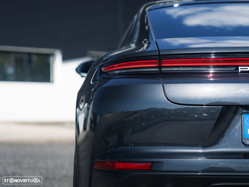 Porsche Panamera 4 E-Hybrid - 34