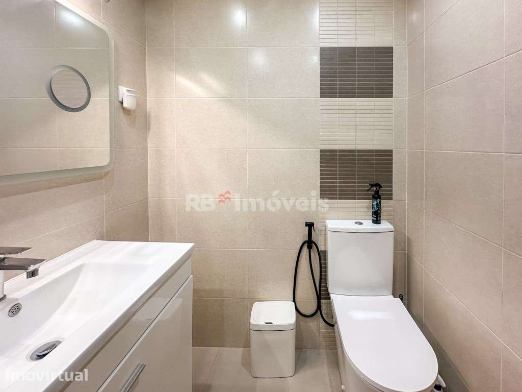 Apartamento T3 c/ Varandas, Sótão e Elevador - em Almeirim - Grande imagem: 2/25