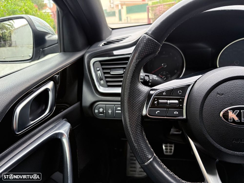 Kia ProCeed 1.4 T-GDI GT Line - 36