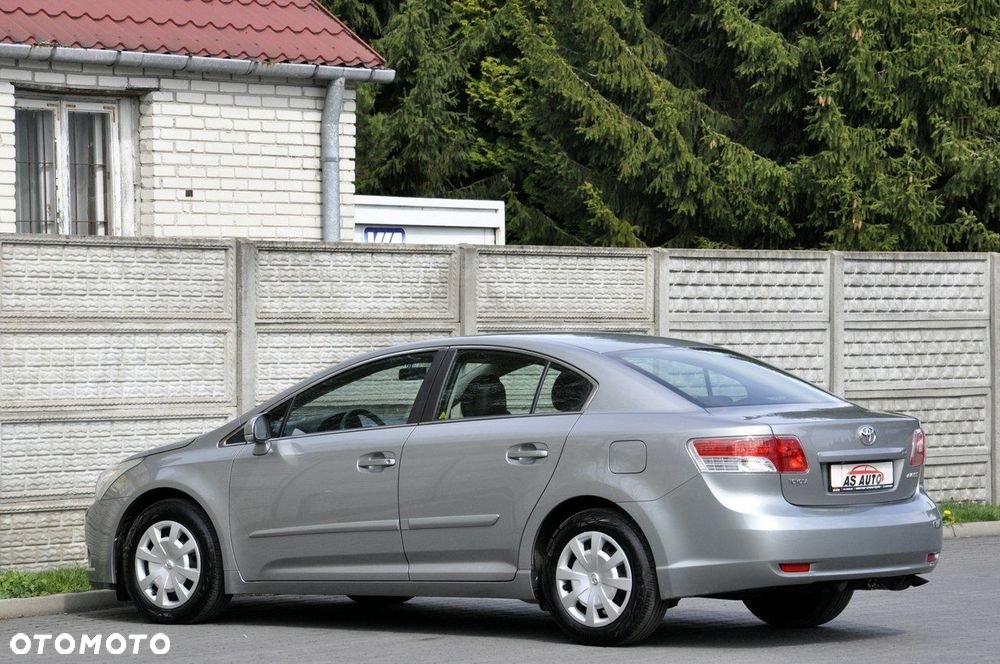 Toyota Avensis 1.8 Active - 35