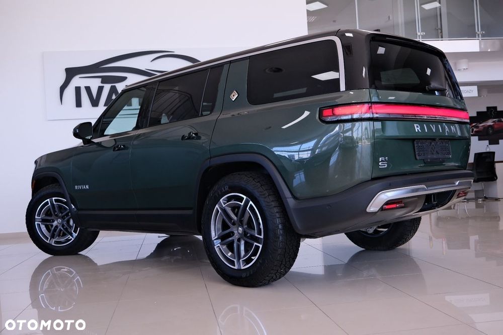 Rivian R1S - 13