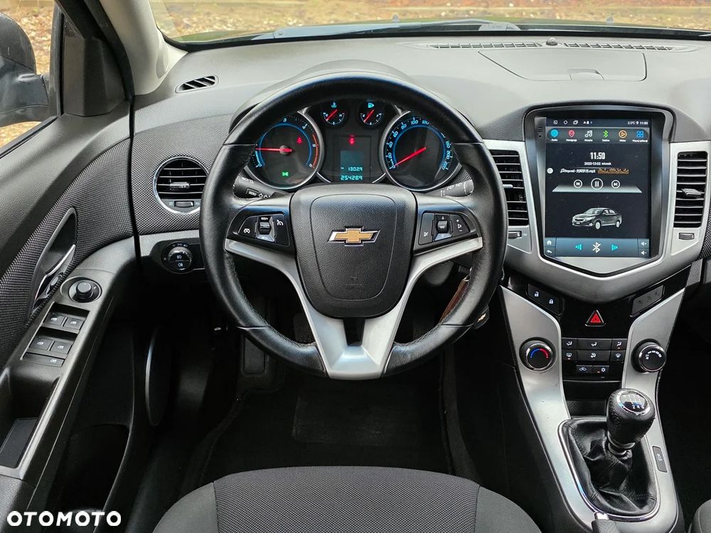 Chevrolet Cruze - 23