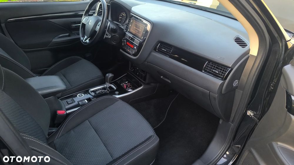 Mitsubishi Outlander 2.0 Instyle SDA 4WD CVT - 15