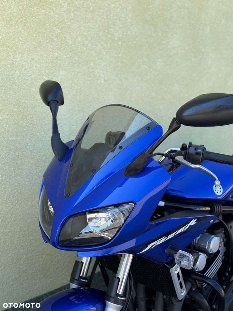 Yamaha FZS - 27