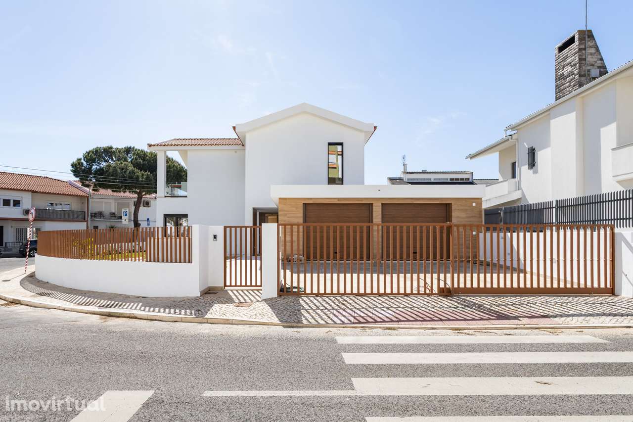 Moradia T4 de Gaveto com Piscina em Linda-a-Velha! - Grande imagem: 4/60