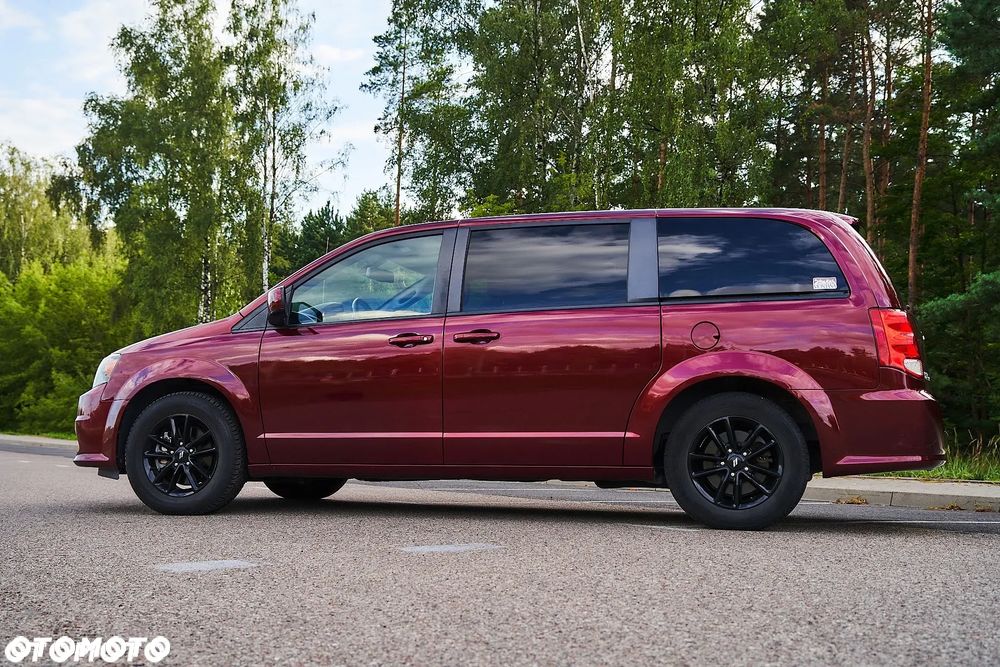 Dodge Grand Caravan - 10