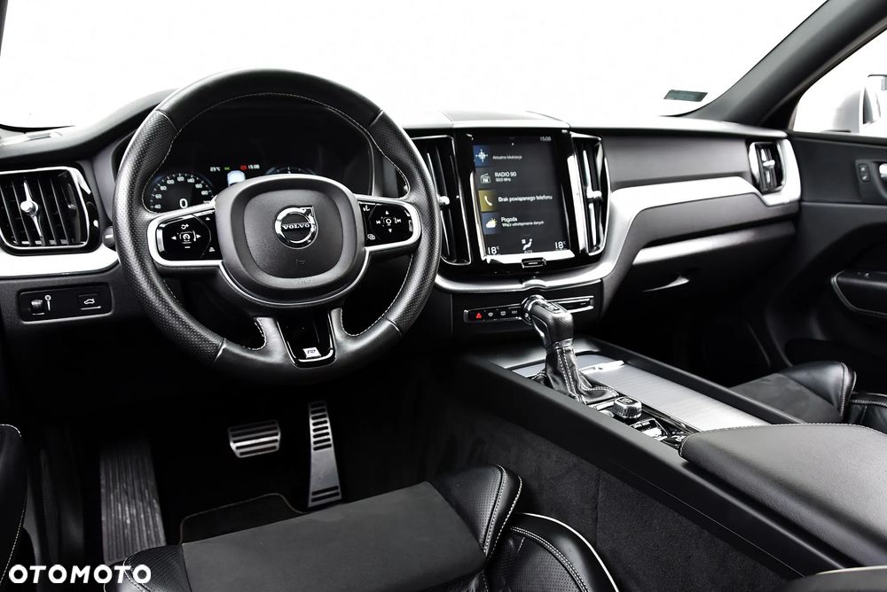 Volvo XC 60 D4 R-Design - 28