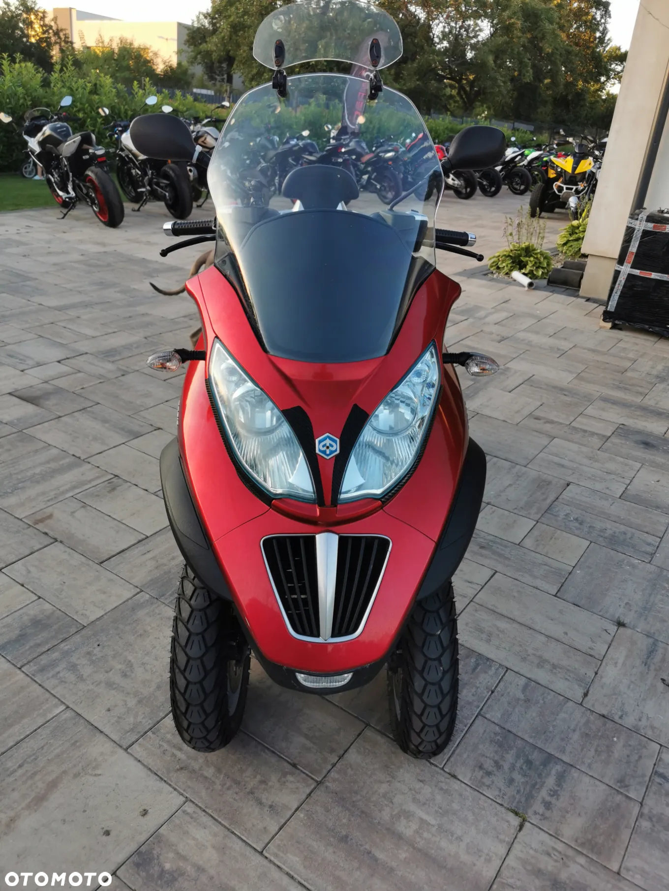 Piaggio MP-3 - 9