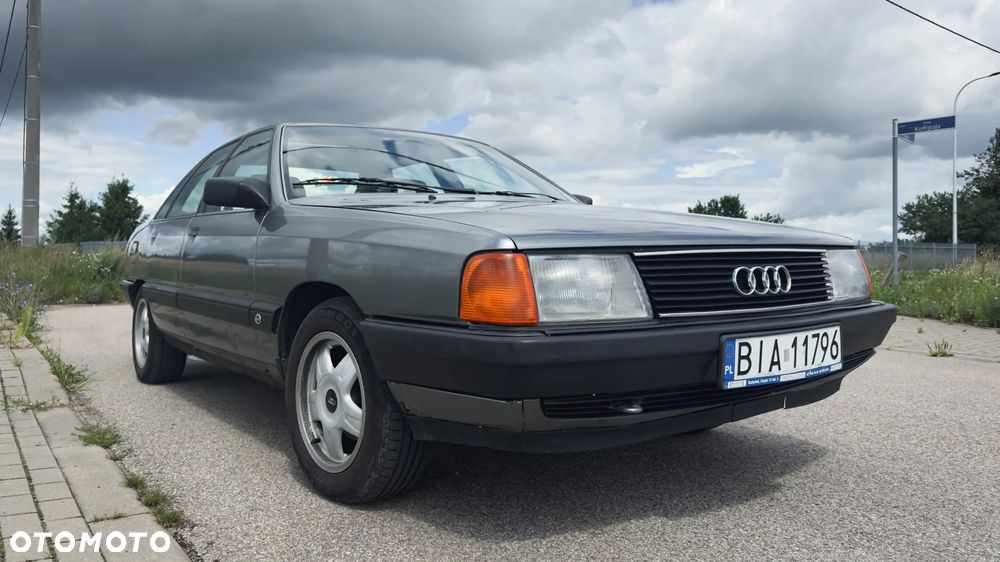 Audi 100 - 2