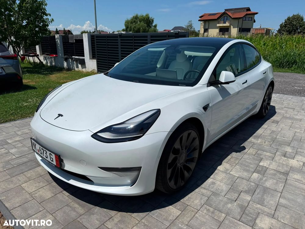 Tesla Model 3 - 1