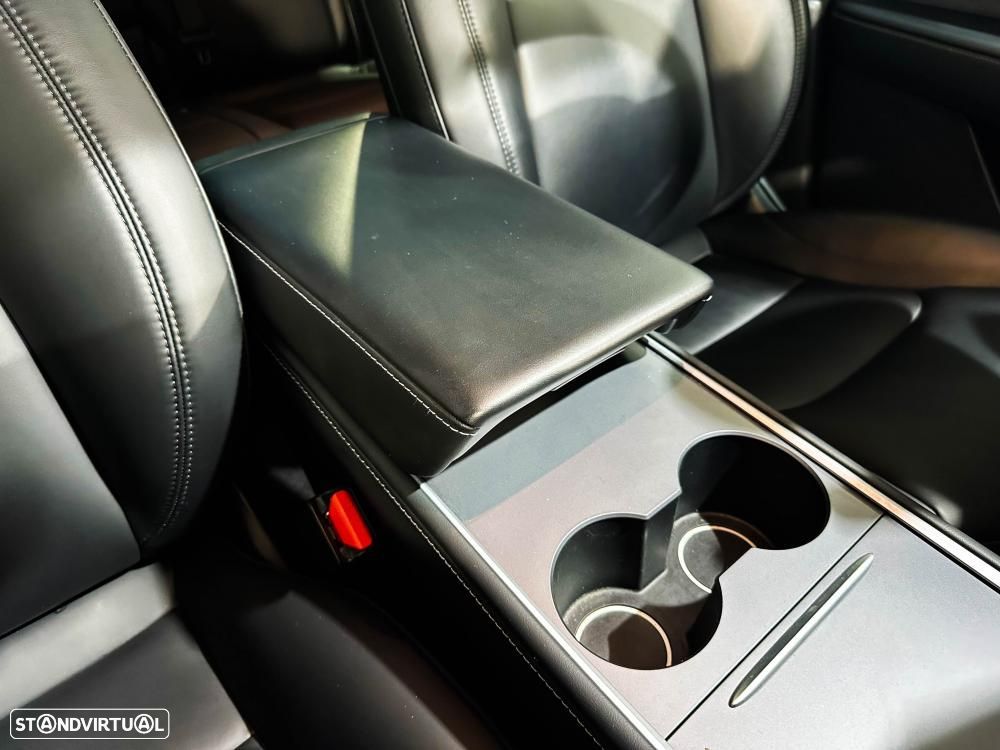 Tesla Model Y Long Range Dual Motor AWD - 39