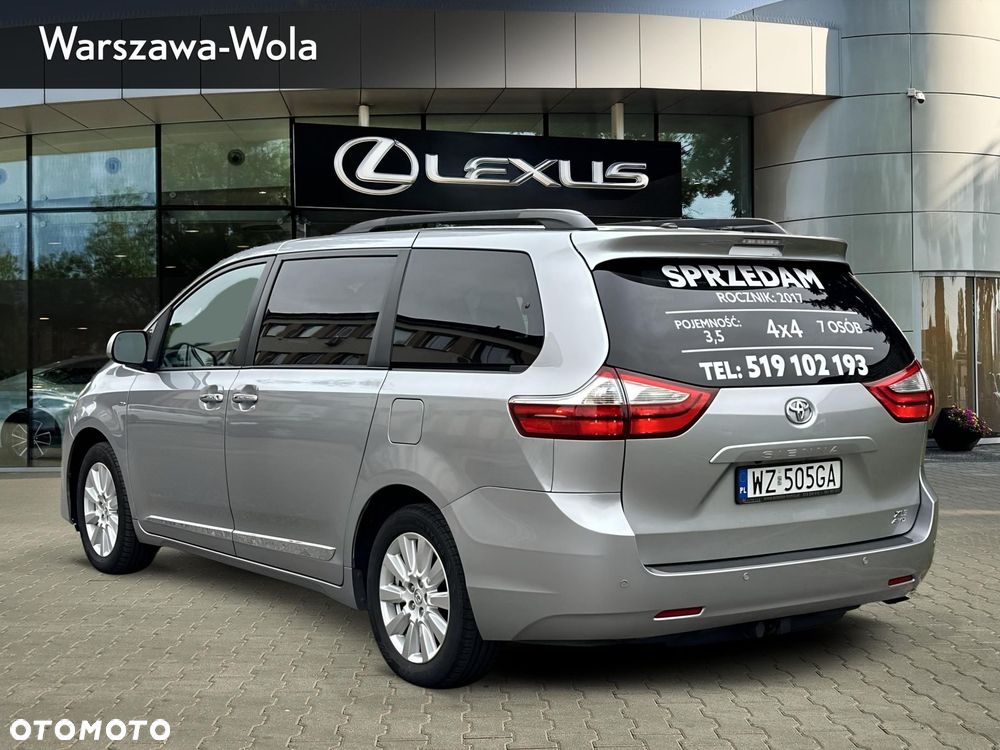 Toyota Sienna - 3