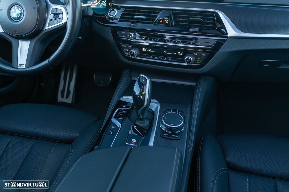 BMW 530 e Pack M - 24