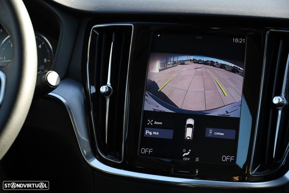 Volvo V60 2.0 D3 Momentum Plus - 18