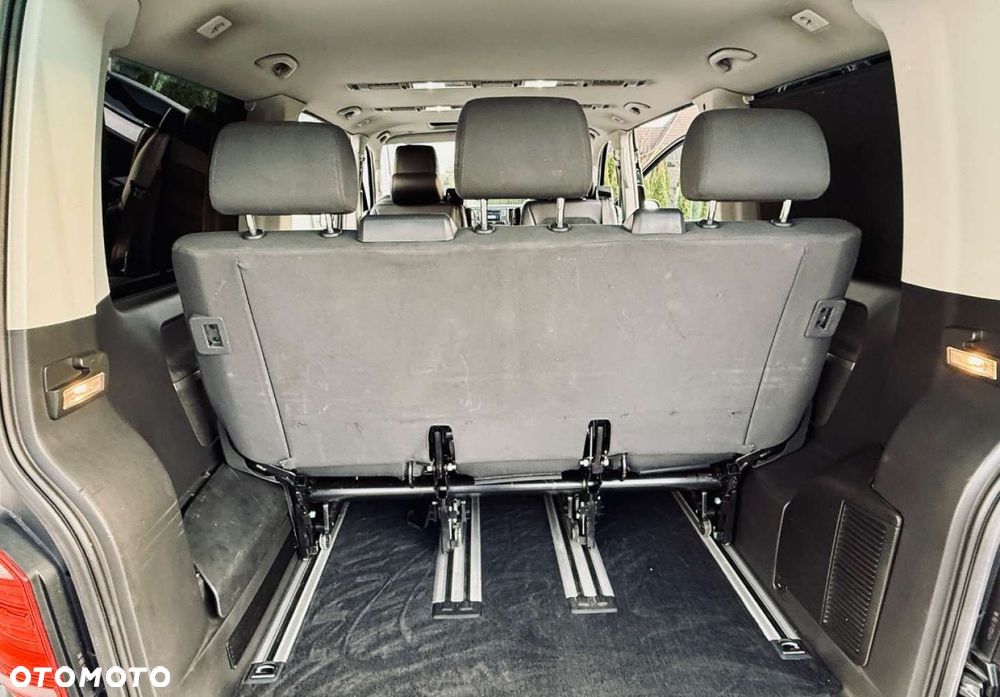 Volkswagen Multivan - 20