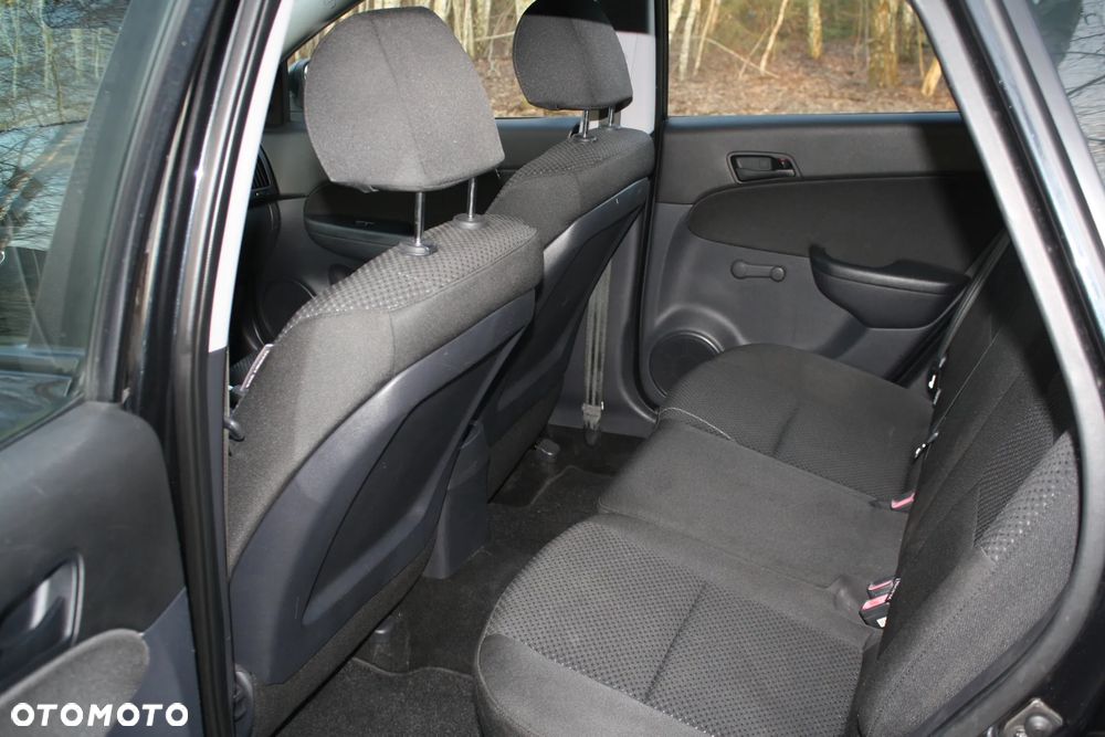 Hyundai i30 1.4 Classic + - 21