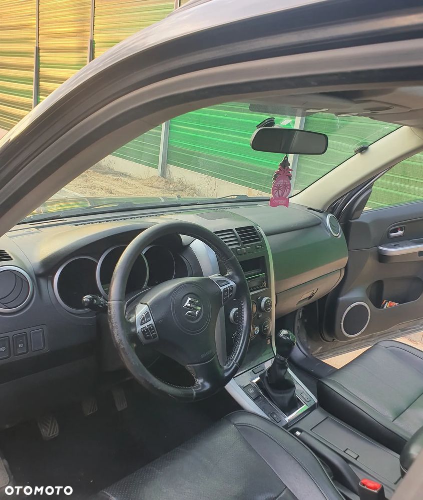 Suzuki Grand Vitara 1.9 DDiS Comfort DPF - 9