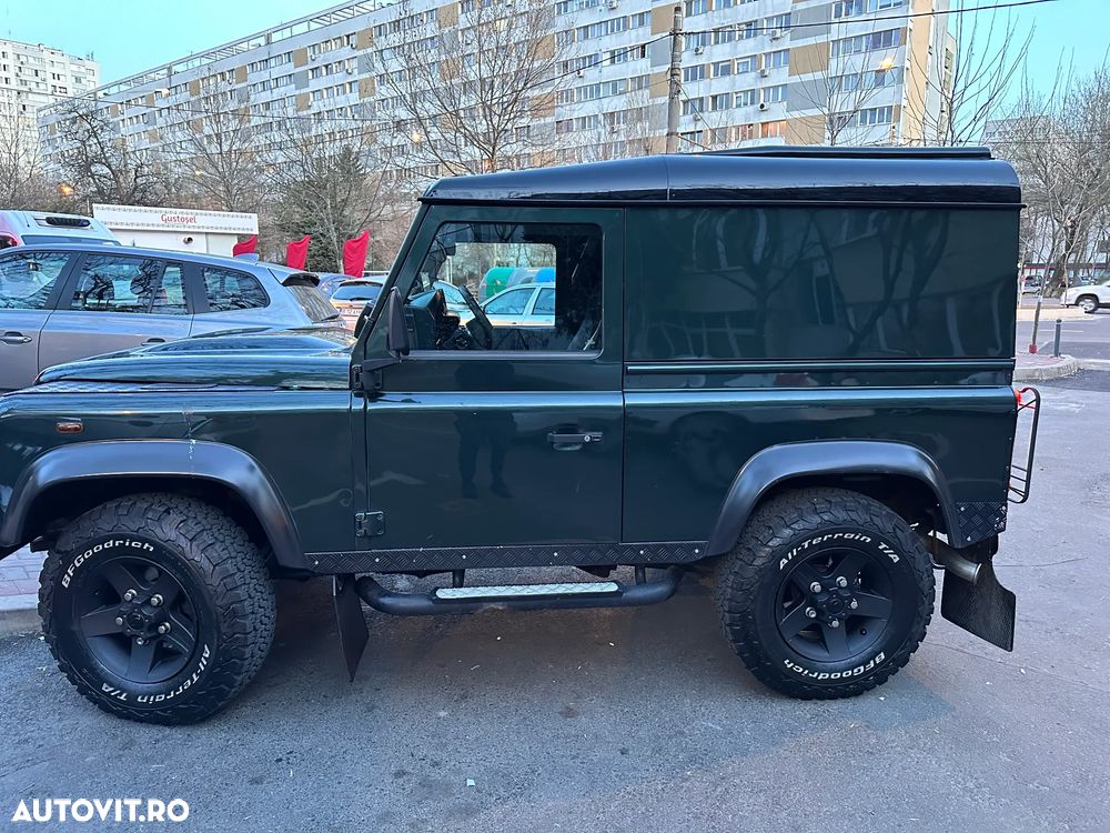 Land Rover Defender - 4