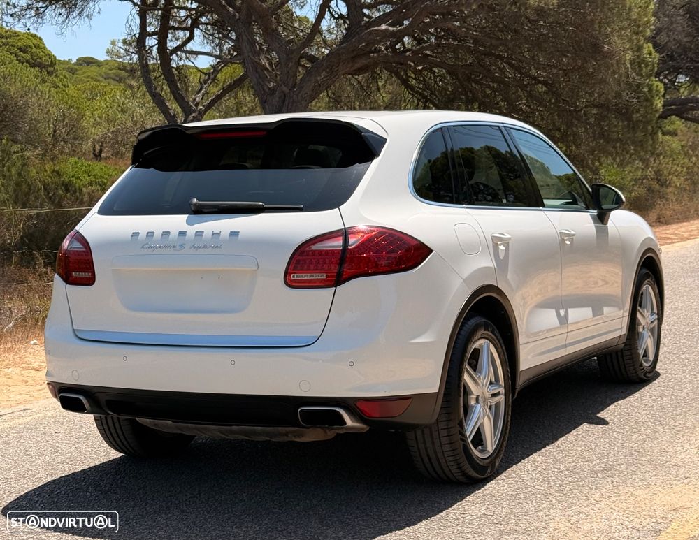 Porsche Cayenne S - 4