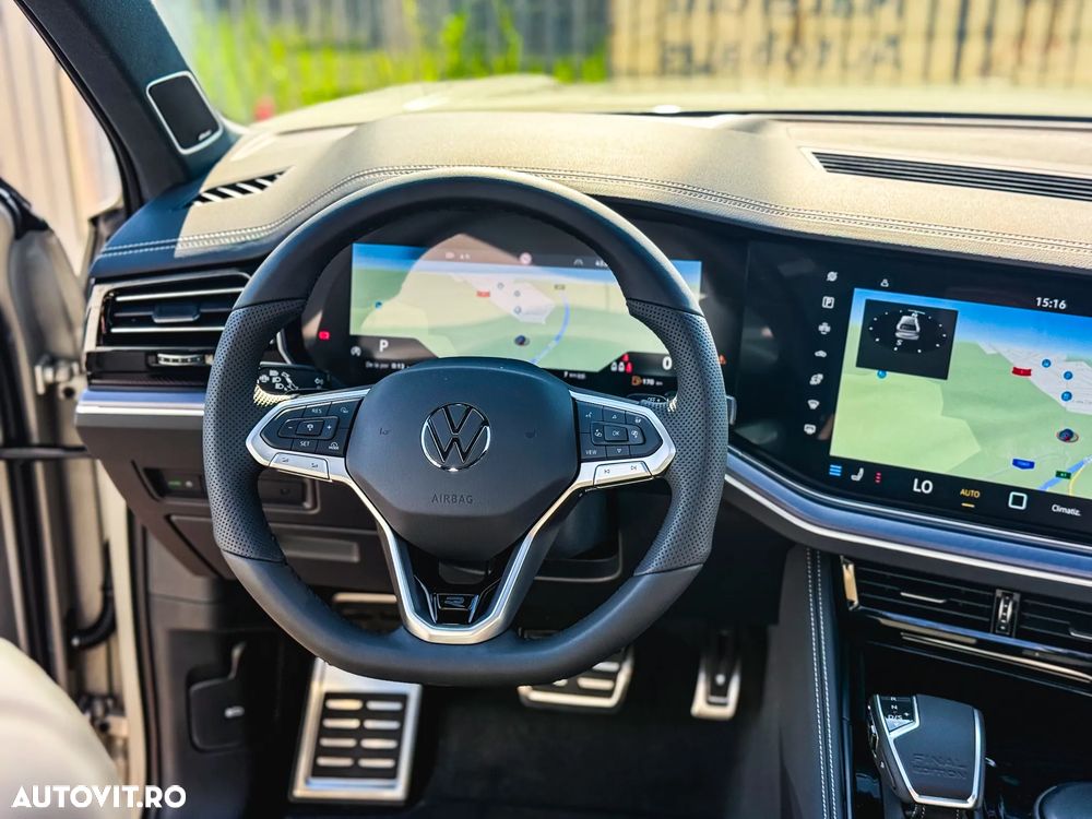 Volkswagen Touareg V6 TDI 4MOTION R-Line - 22