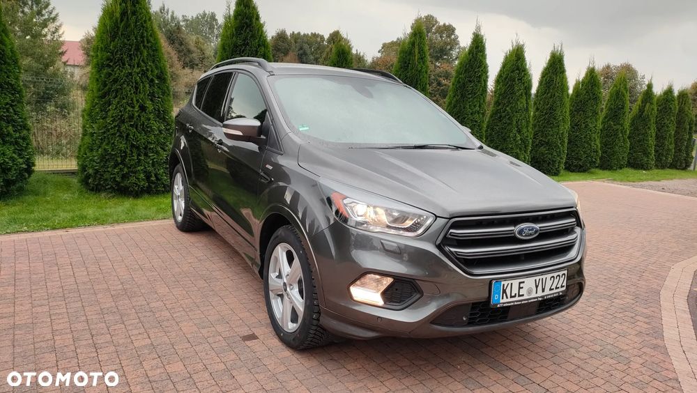 Ford Kuga 1.5 EcoBoost 2x4 ST-Line - 3
