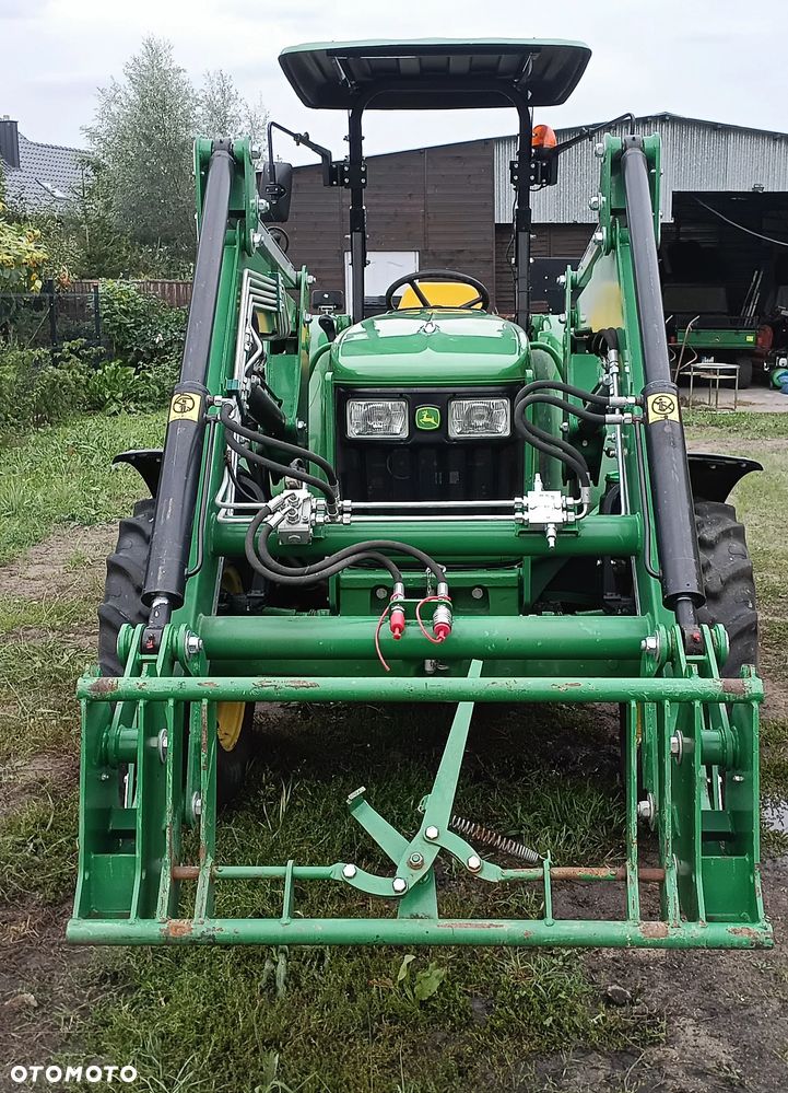 John Deere 5050E - 5
