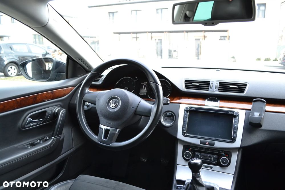 Volkswagen Passat CC - 27