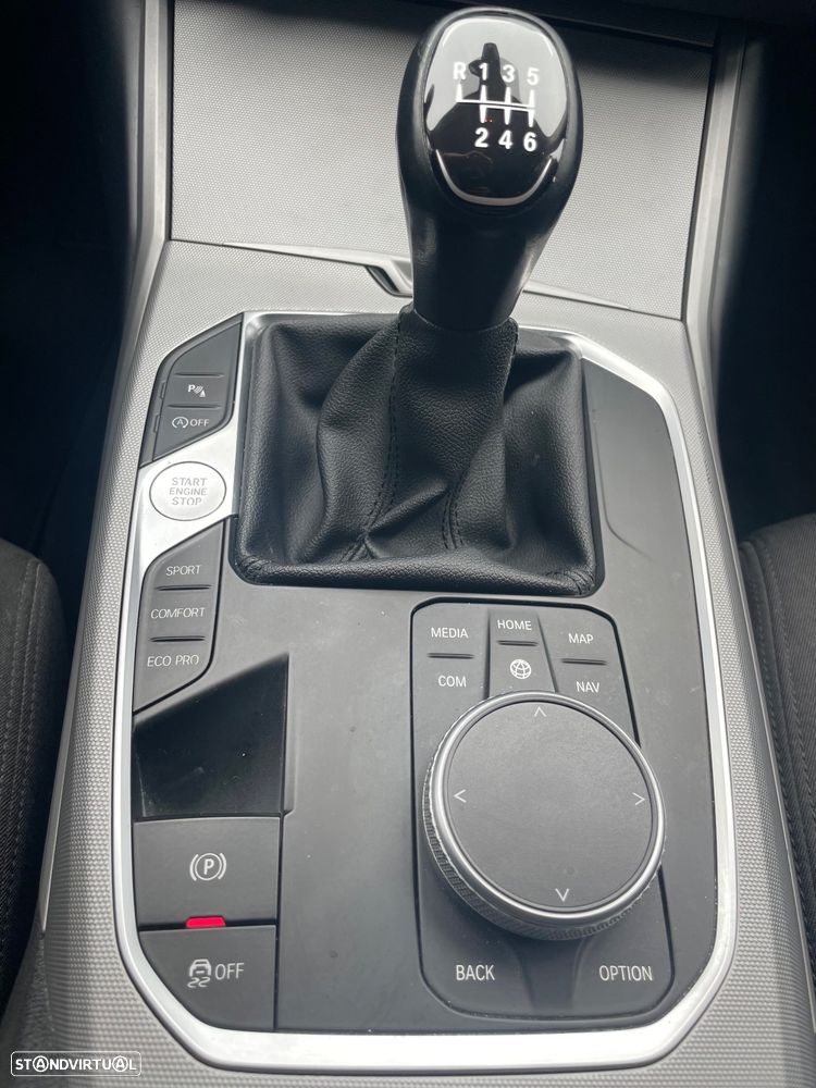 BMW 318 d Line Sport - 19