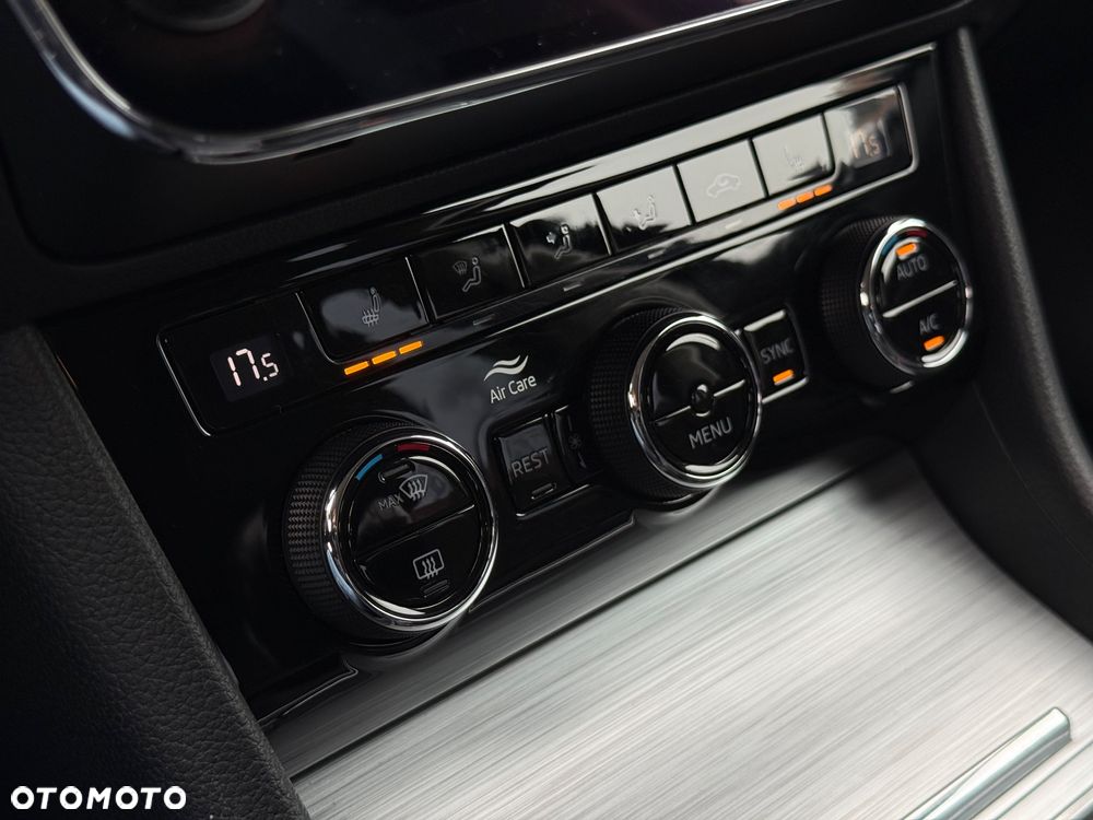 Skoda Superb 2.0 TDI SCR Ambition - 19