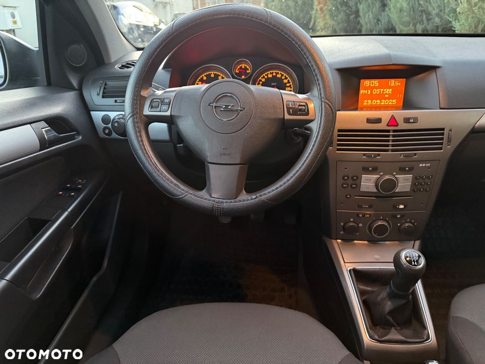 Opel Astra 1.4 NJoy - 27
