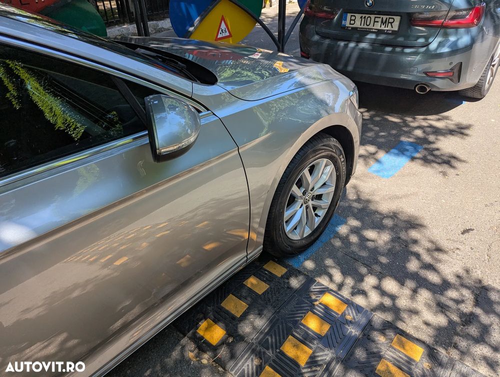 Volkswagen Passat 2.0 TDI DSG Comfortline - 11