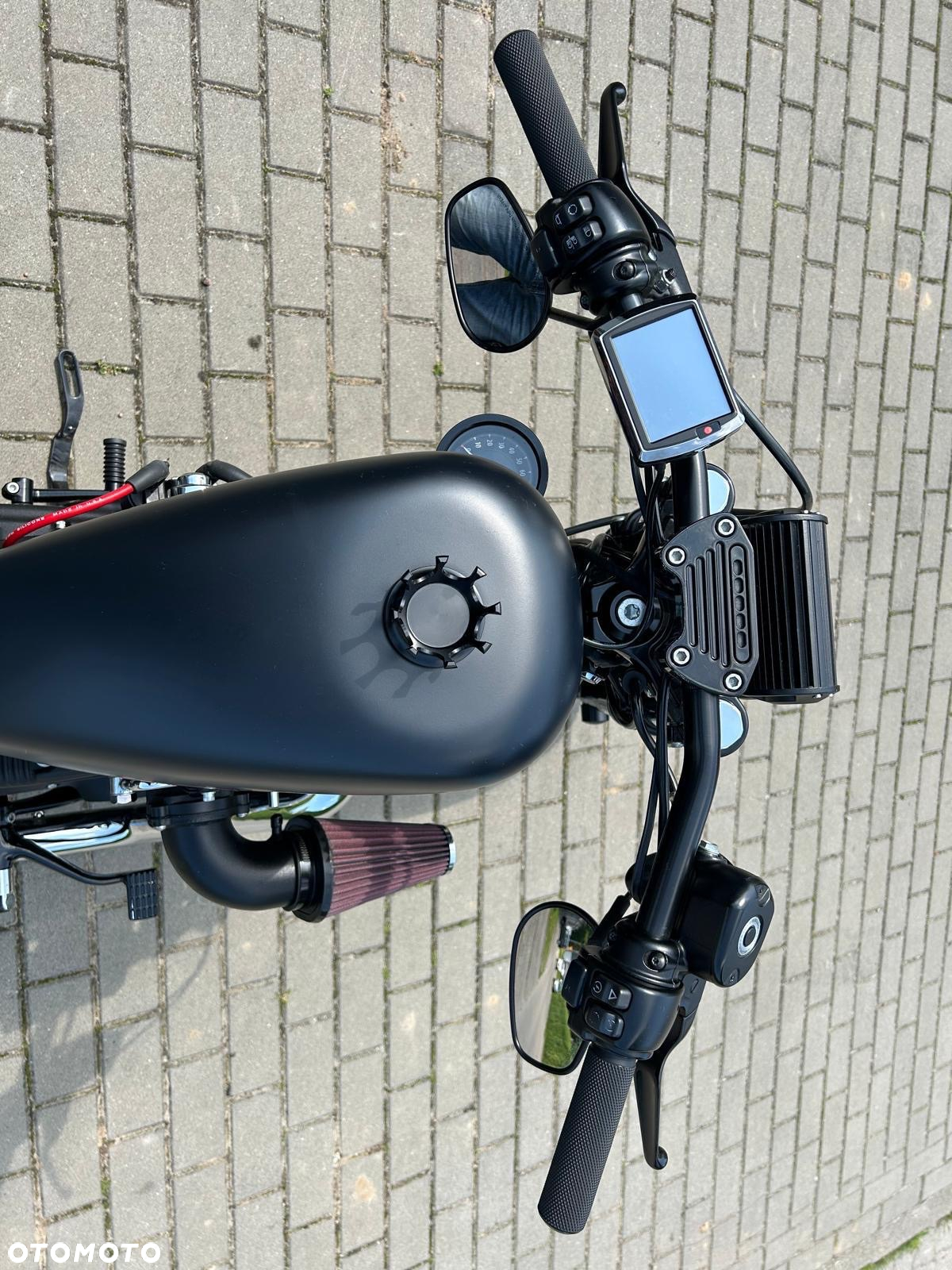 Harley-Davidson Sportster Iron 883 - 10