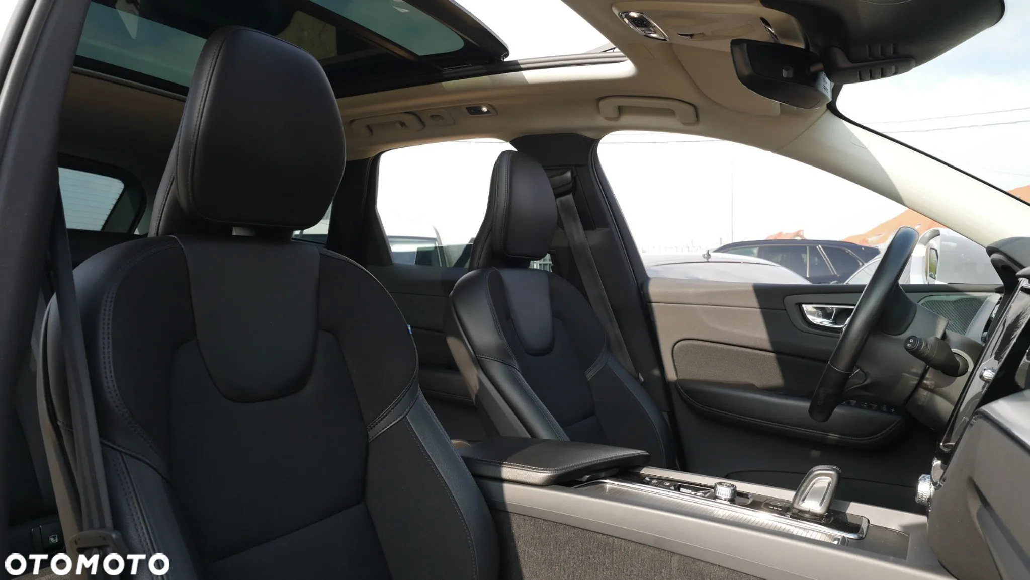 Volvo XC 60 T8 AWD Plug-In Hybrid Momentum Pro - 16