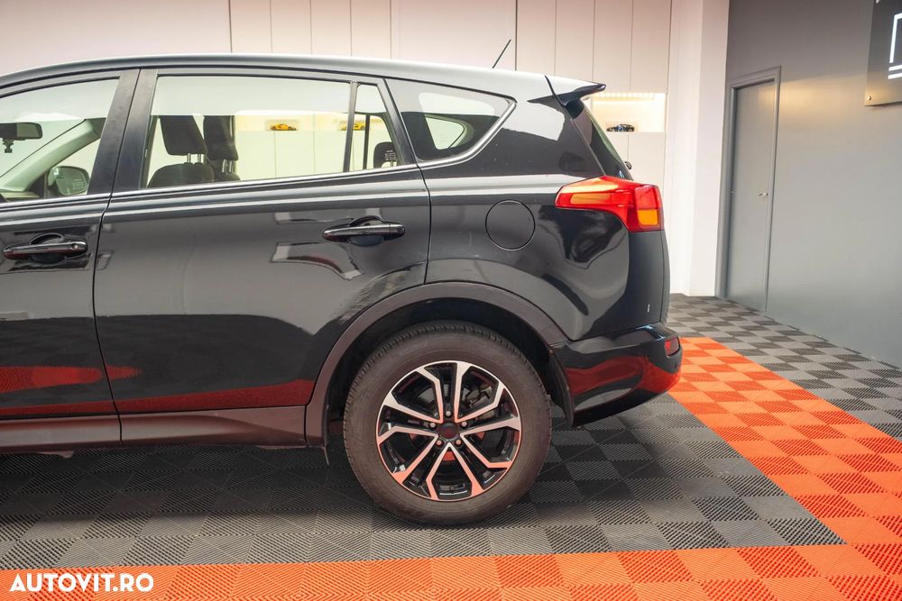 Toyota RAV4 2.0 D-4D 2WD Comfort - 8