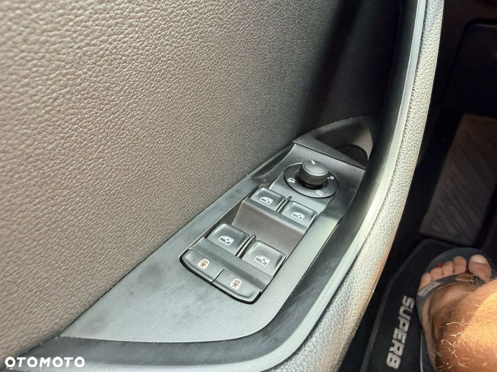 Skoda Superb 2.0 TDI Ambition DSG7 - 29