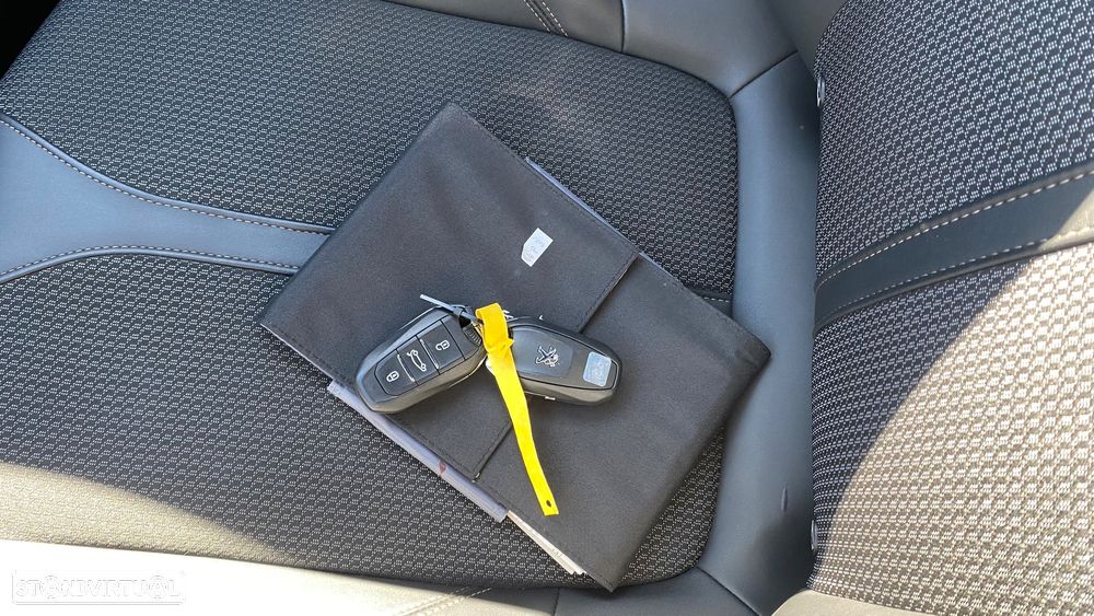 Peugeot 3008 1.6 Hybrid GT e-EAT8 - 56