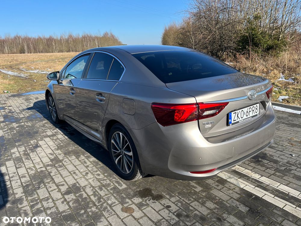 Toyota Avensis 2.0 D-4D Prestige - 3