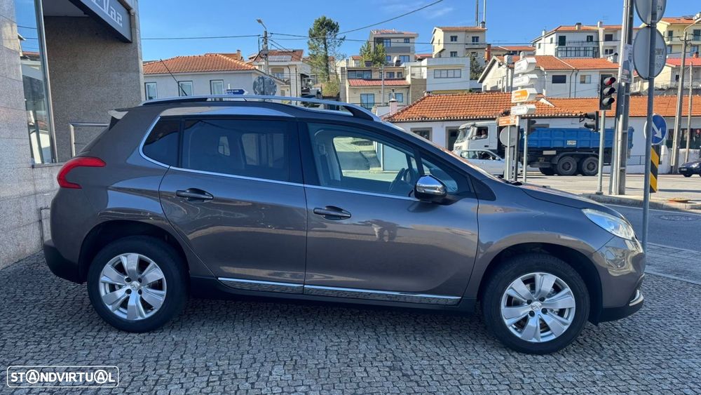 Peugeot 2008 1.2 PureTech Allure - 5