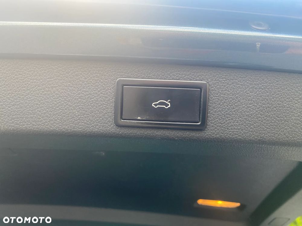 Skoda Superb 2.0 TDI L&K DSG - 37