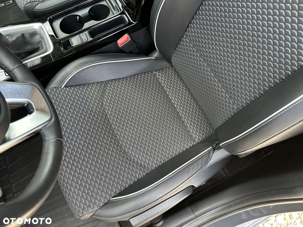 Kia Ceed - 12