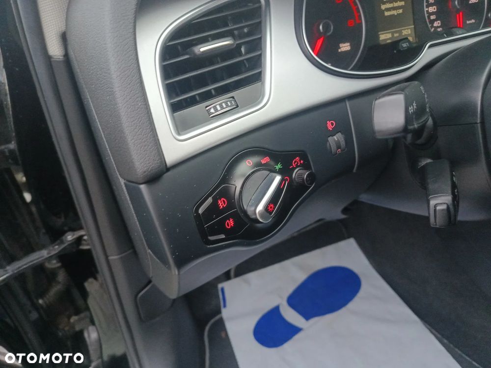 Audi A4 Avant 2.0 TDI DPF clean diesel multitronic Attraction - 15