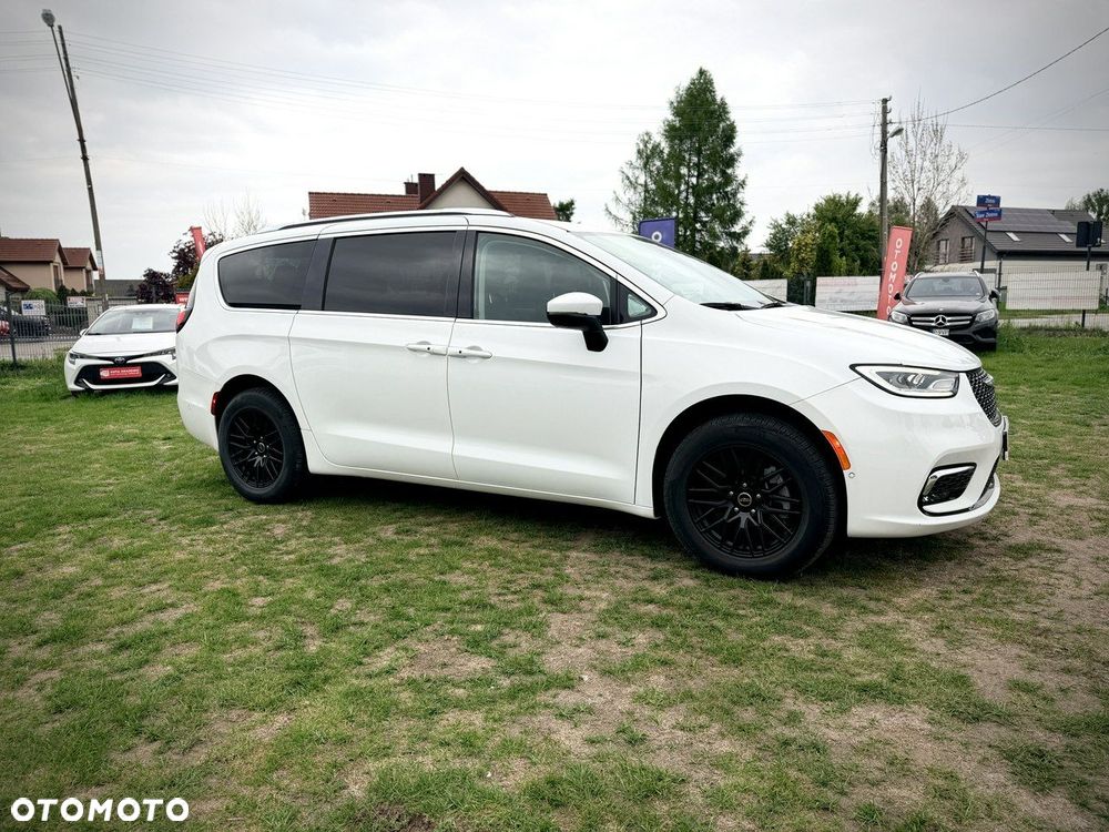 Chrysler Pacifica - 5