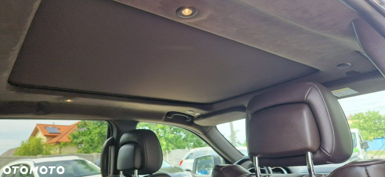 Jeep Grand Cherokee - 22