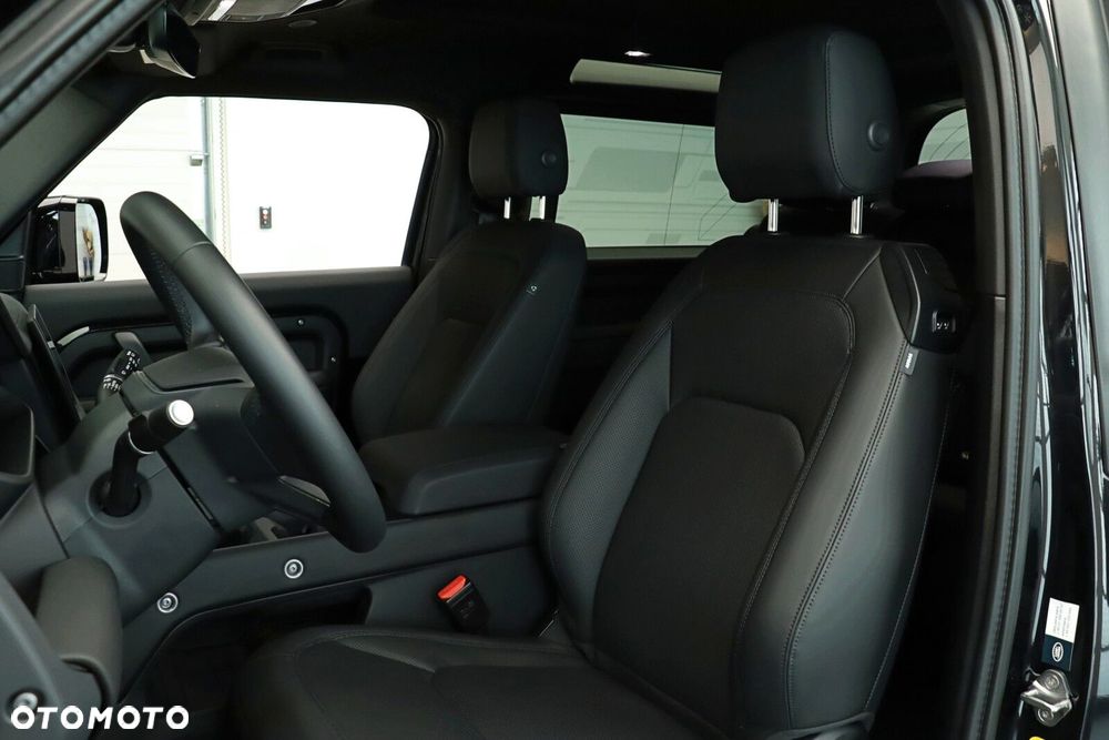 Land Rover Defender - 18