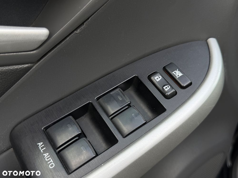 Toyota Prius (Hybrid) Executive - 12