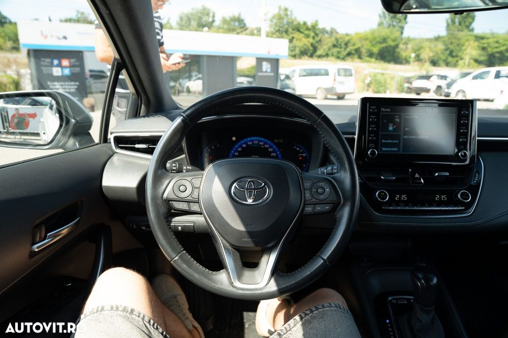 Toyota Corolla Sedan 1.8 HSD Dynamic - 10