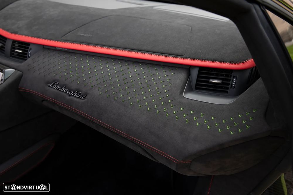 Lamborghini Aventador LP780-4 Ultimae Roadster - 31